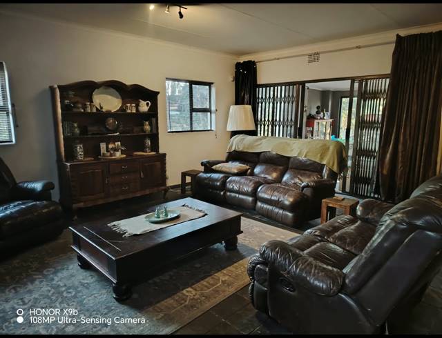 3 BEDROOM HOUSE FOR SALE IN VANDERBIJLPARK SE 2